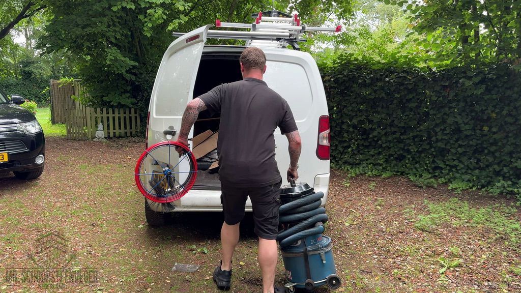 Schoorsteen onderhoud Lochem ladder bus Schoorsteen onderhoud Lochem ladder bus