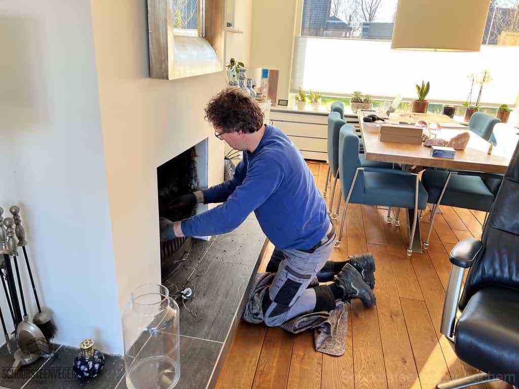 Schouwveger Lochem kleed schoorsteenreiniger Schouwveger Lochem kleed schoorsteenreiniger
